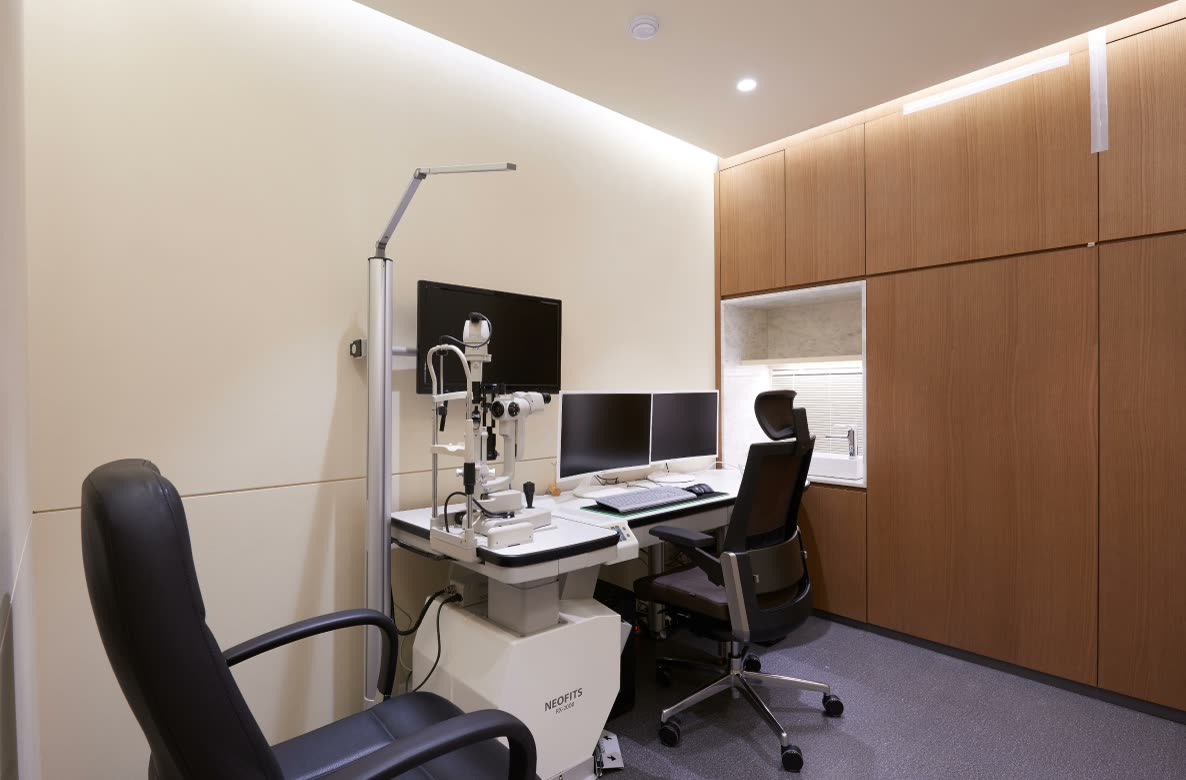 Examination room at Gangnam Smile Eye Clinic